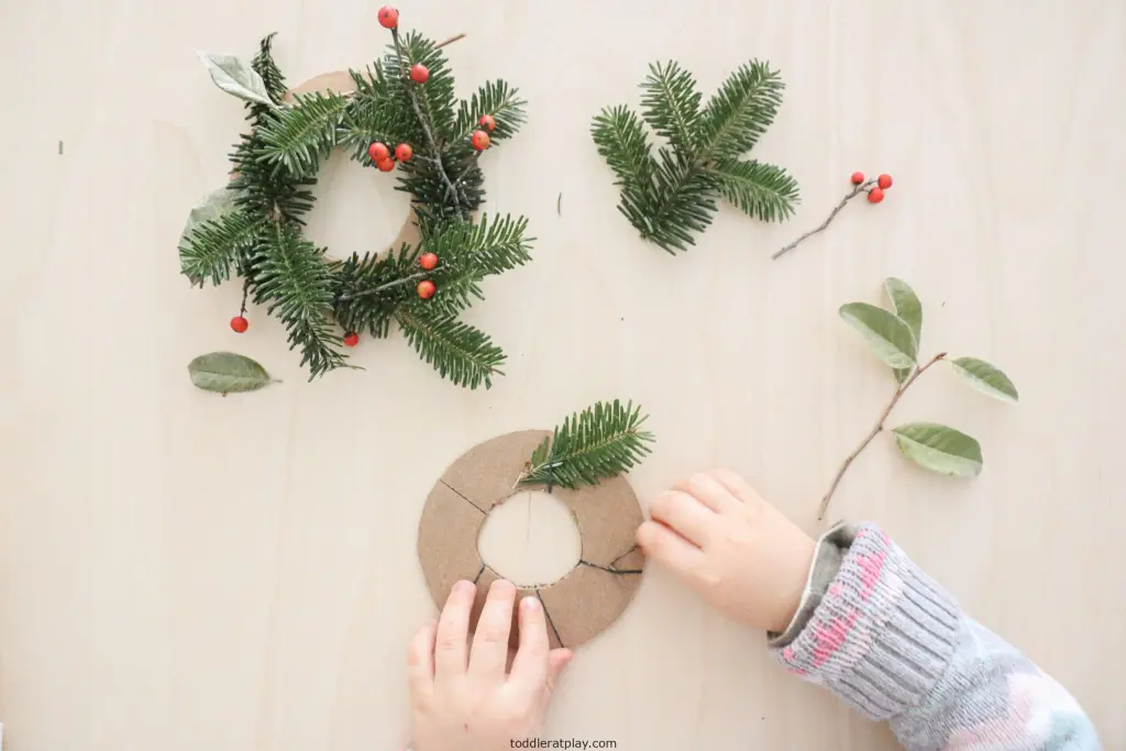 A Simple & Sweet Mini Wreath Craft for Kids This Christmas